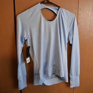 Sketchers active shirt